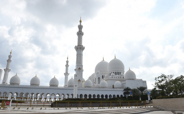 Ilham Aliyev besucht Scheich Zayid-Moschee in Abu Dhabi